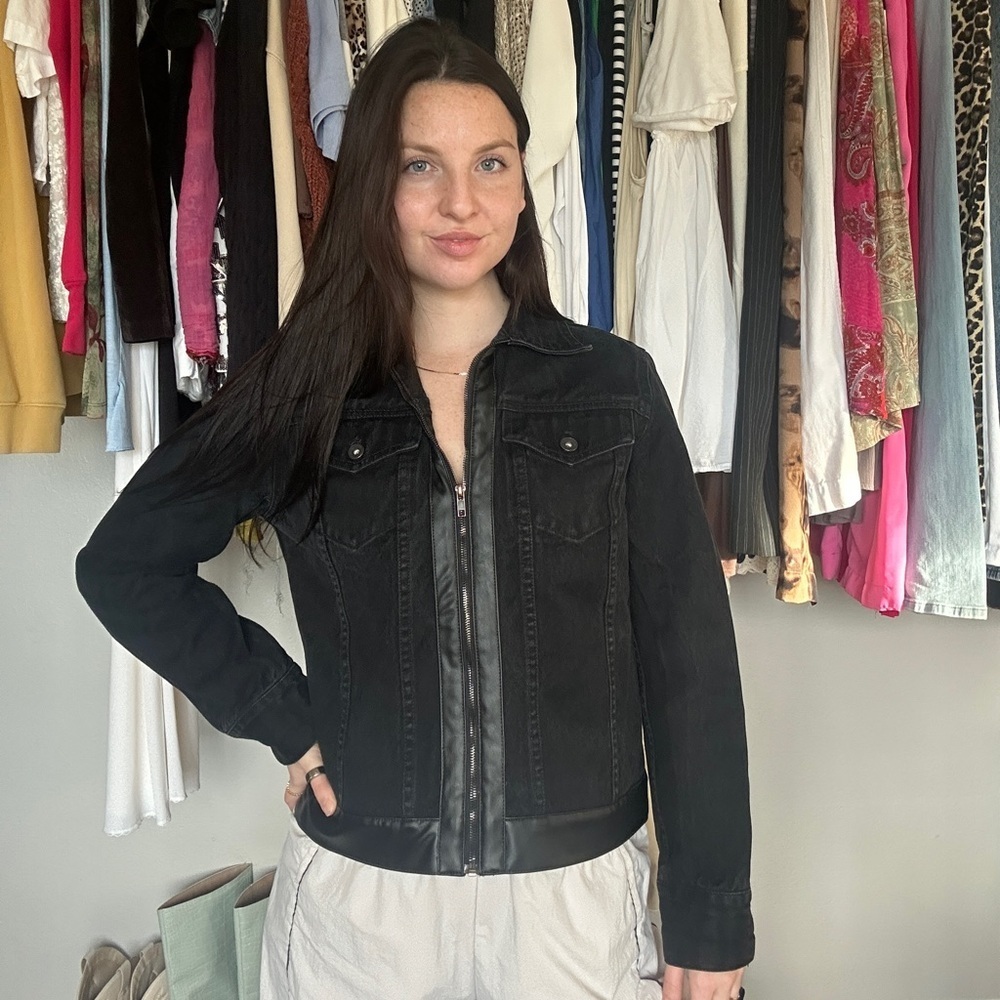 DKNY Jeans Black Zip-Up Denim Jacket – Size S